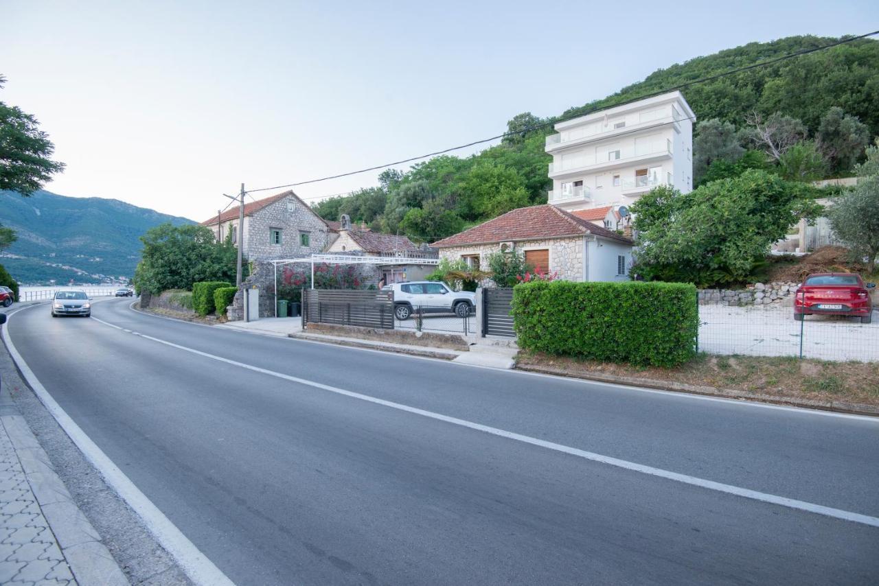 Villa Providenca Apartments Tivat Exterior photo