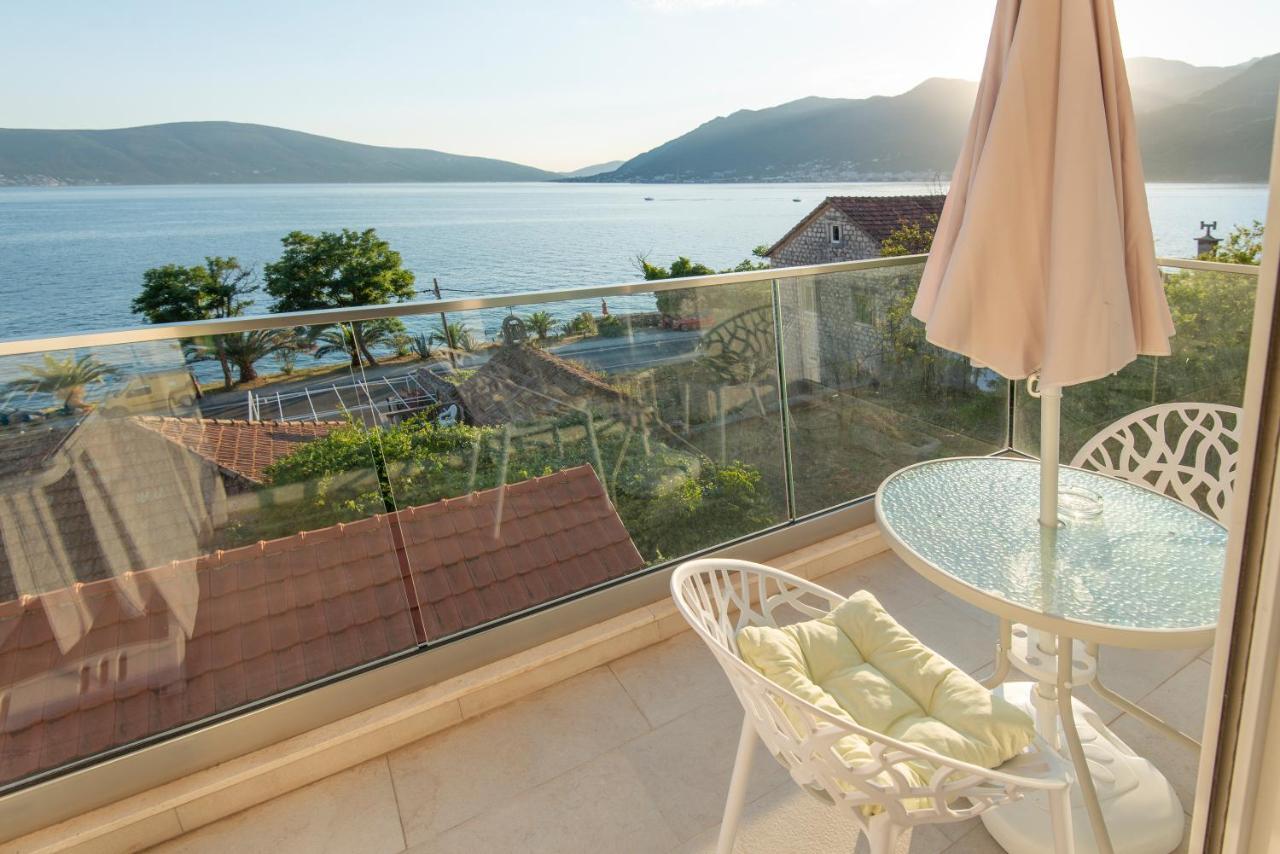 Villa Providenca Apartments Tivat Exterior photo