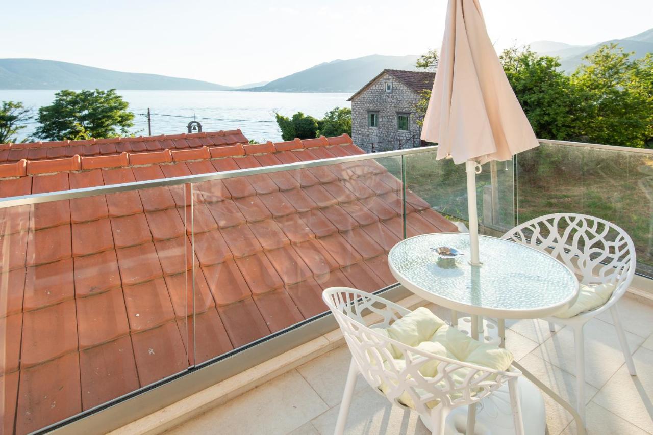 Villa Providenca Apartments Tivat Exterior photo
